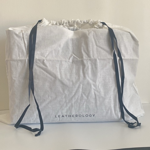 Leatherology Belmont Structured Tote with Zip Wallet/Wristlet NWOT - Picture 13 of 13